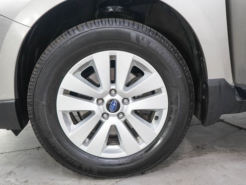 Used 2019 Subaru Outback 2.5i Premium w/ Popular Package #2 AWD/4WD image 30