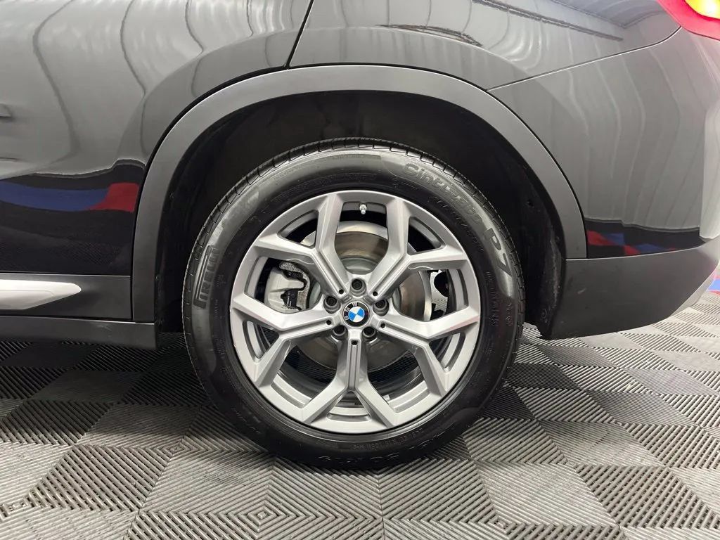 Used 2025 BMW X4 xDrive30i AWD/4WD image 28