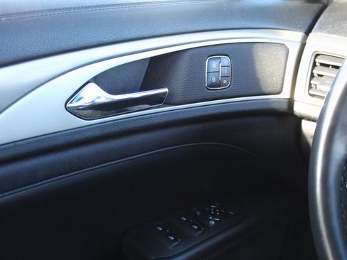 Used 2017 Lincoln MKZ Select image 20