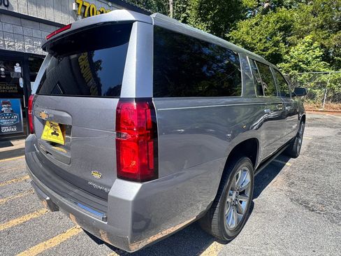 Used 2019 Chevrolet Suburban Premier RWD image 7