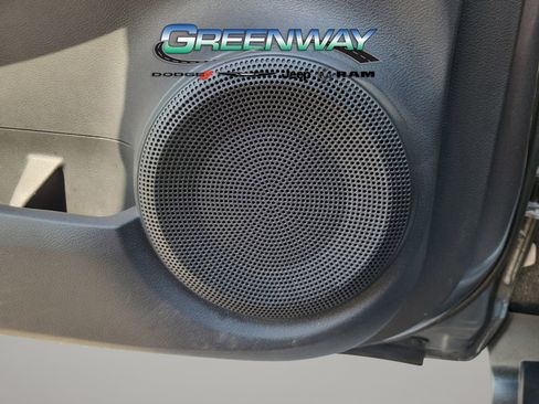 Used 2020 Nissan Kicks SV image 17