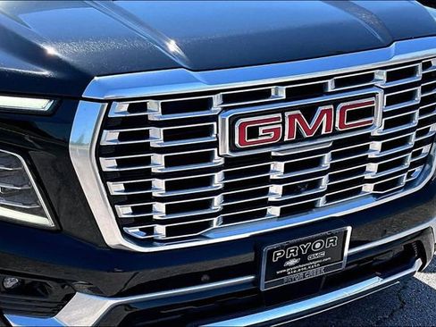 Used 2025 GMC Yukon XL Denali AWD/4WD image 34