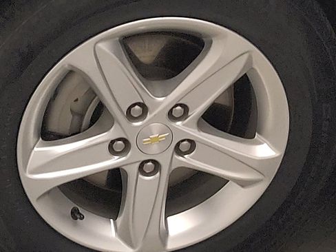 Used 2021 Chevrolet Malibu LS FWD image 31