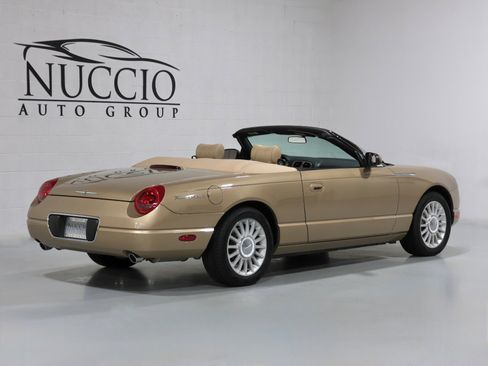 Used 2005 Ford Thunderbird image 50