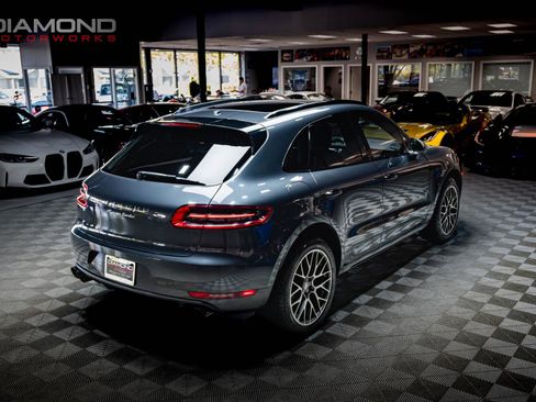 Used 2018 Porsche Macan Turbo image 49