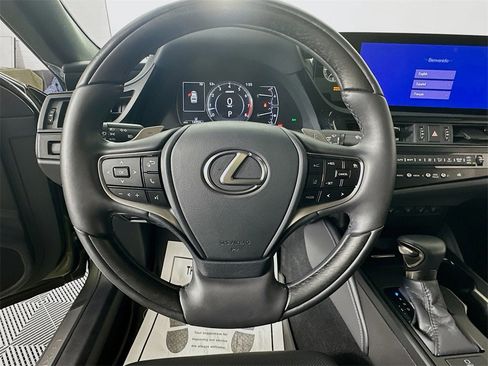 Used 2025 Lexus ES 350 Ultra Luxury image 13
