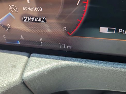 New 2025 Nissan Armada SL image 28