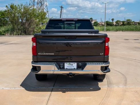 Used 2021 Chevrolet Silverado 1500 LT w/ Convenience Package II RWD image 3