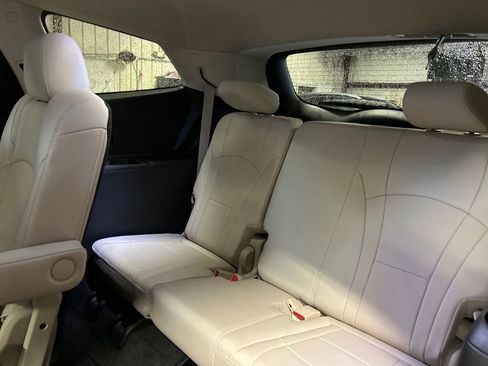 Used 2023 Buick Enclave Essence w/ Sport Touring Edition image 29