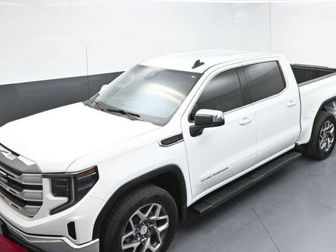 Used 2023 GMC Sierra 1500 SLE AWD/4WD image 19