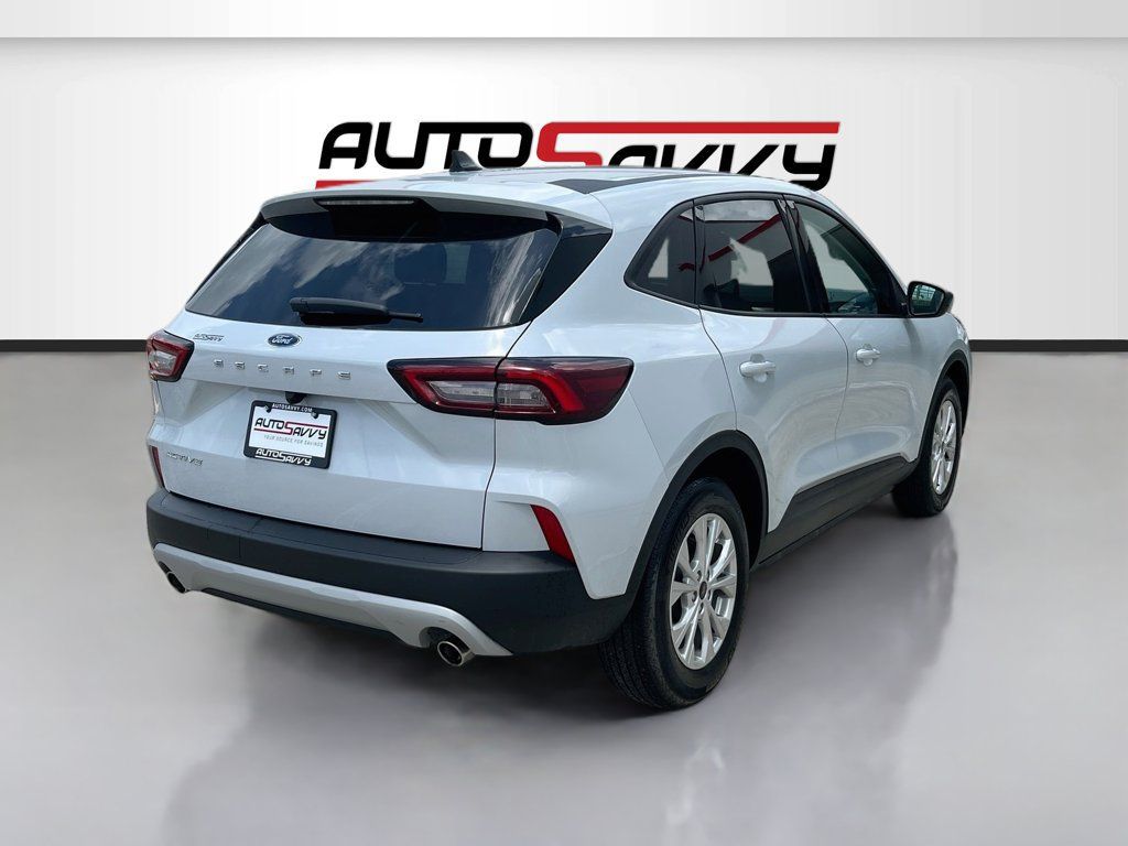 Used 2025 Ford Escape Active FWD image 7