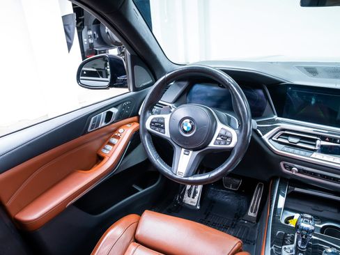 Used 2019 BMW X7 xDrive50i w/ M Sport Package AWD/4WD image 8