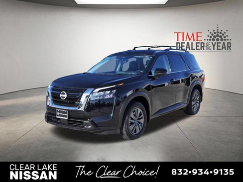 Certified 2025 Nissan Pathfinder SV FWD image 3