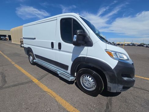 Used 2025 RAM ProMaster 2500 w/ U-Haul Equipment Group FWD image 2