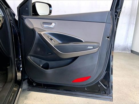 Used 2017 Hyundai Santa Fe Sport image 26