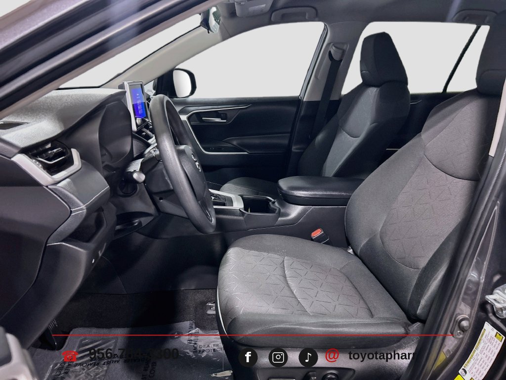 Used 2024 Toyota RAV4 XLE AWD/4WD image 18