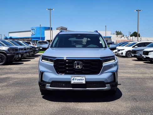 Used 2025 Honda Pilot Elite image 3