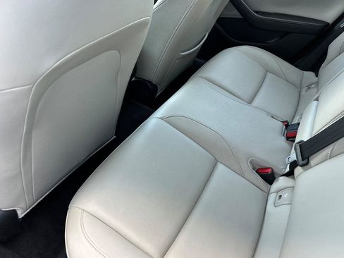 Used 2019 MAZDA MAZDA3 Hatchback w/ Preferred Package image 12