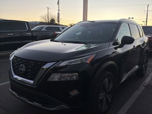 Used 2023 Nissan Rogue SL image 1