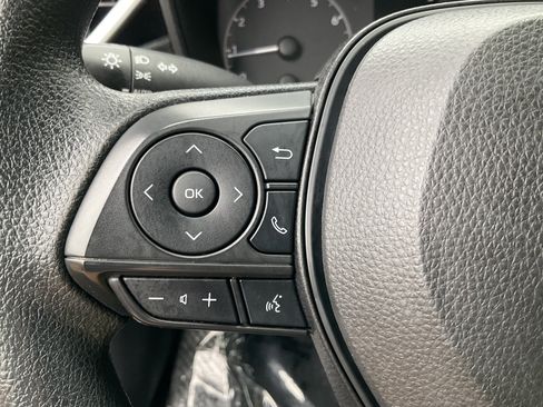 Used 2024 Toyota Corolla LE FWD image 31