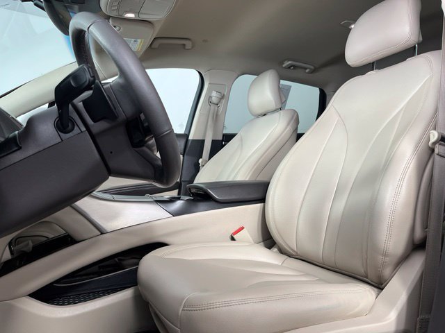 Used 2019 Lincoln Nautilus Premier AWD/4WD image 17