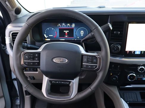 Used 2025 Ford F450 Platinum w/ Platinum Plus Package image 19