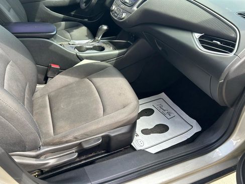 Used 2016 Chevrolet Malibu LT image 12