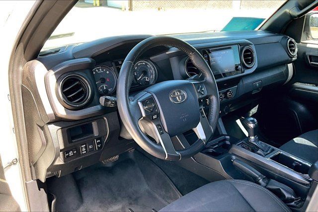 Used 2019 Toyota Tacoma TRD Off-Road AWD/4WD image 16