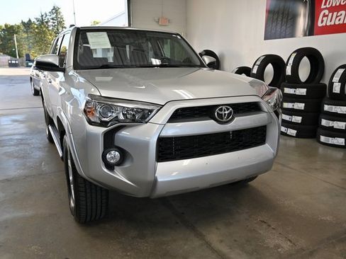 Used 2016 Toyota 4Runner SR5 image 3