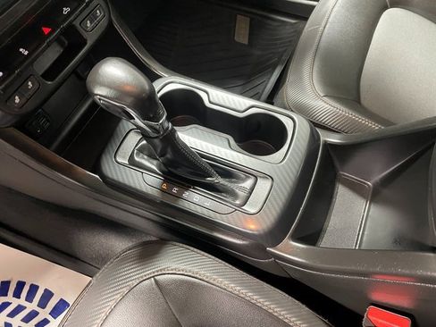 Used 2022 GMC Canyon AT4 image 17