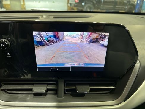 New 2026 Chevrolet Trax LS w/ LS Convenience Package FWD image 26