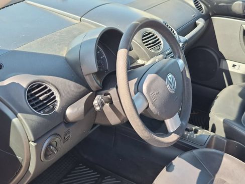Used 2007 Volkswagen Beetle Convertible w/ Package 1 FWD image 10