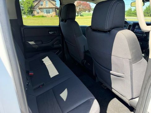Used 2023 Nissan Frontier SV AWD/4WD image 22