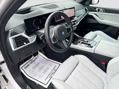 Used 2025 BMW X5 xDrive40i w/ M Sport Package image 26