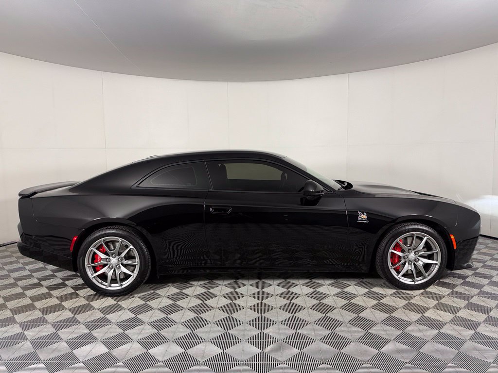 Used 2025 Dodge Charger Daytona Scat Pack w/ Track Pack AWD/4WD image 8