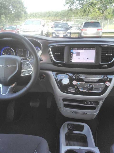 Used 2024 Chrysler Voyager LX FWD image 7