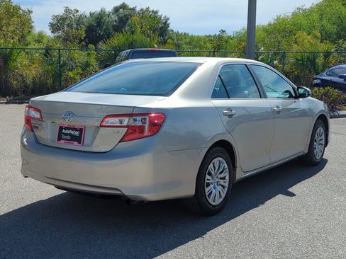 Used 2014 Toyota Camry LE image 5