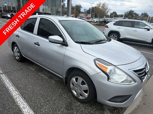 Used 2018 Nissan Versa S Plus image 3