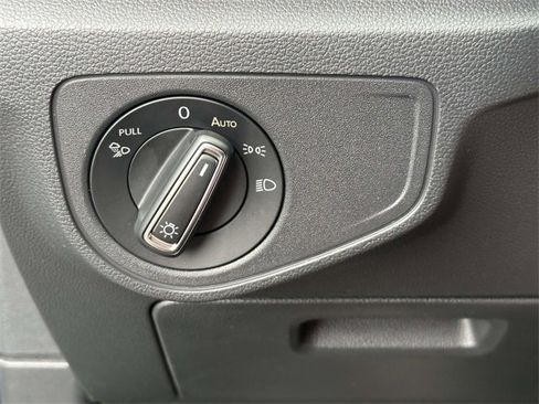 Used 2022 Volkswagen Atlas SE image 24