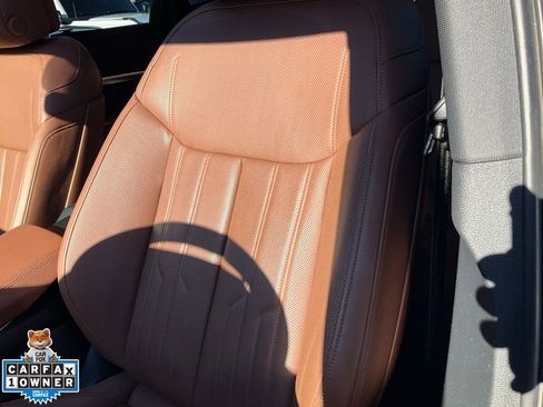 Used 2019 Audi e-tron Prestige w/ Prestige Package image 18