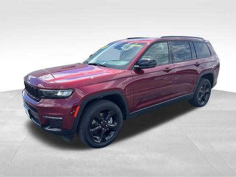Used 2022 Jeep Grand Cherokee L Limited w/ Black Appearance Package AWD/4WD image 1