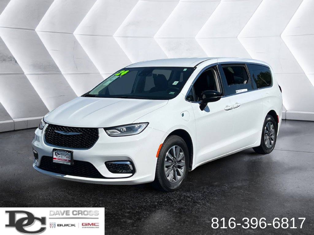 Used 2024 Chrysler Pacifica Limited FWD image 1
