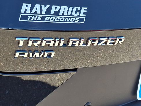 Certified 2024 Chevrolet TrailBlazer LT w/ LT Cold Weather Package AWD/4WD image 29