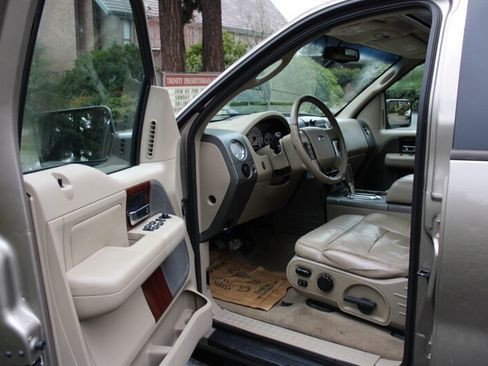 Used 2005 Ford F150 Lariat image 5