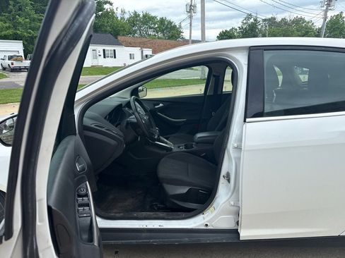 Used 2012 Ford Focus SEL FWD image 10