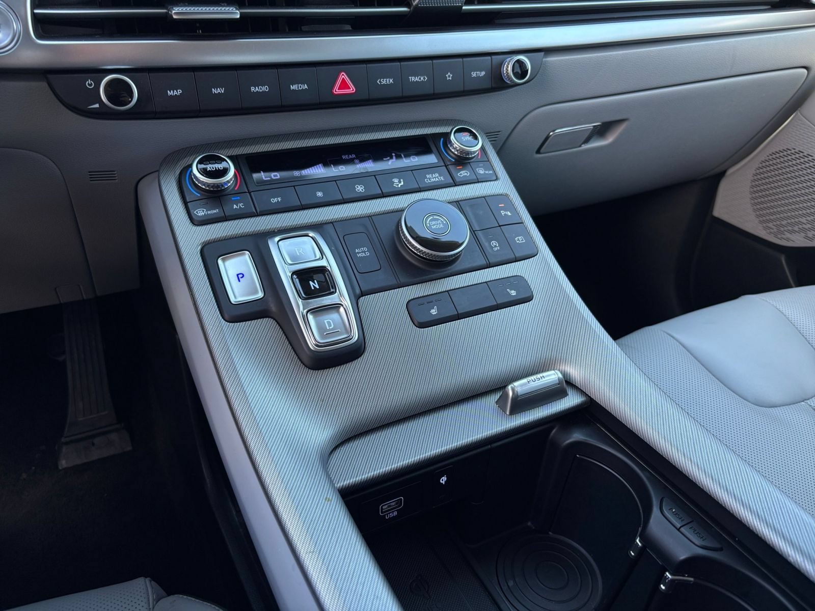 Used 2025 Hyundai Palisade SEL FWD image 44