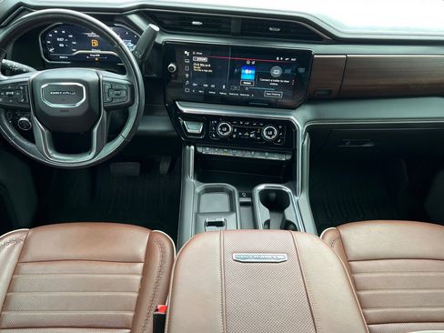 Used 2024 GMC Sierra 3500 Denali Ultimate image 10