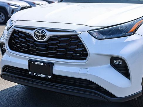 Certified 2025 Toyota Highlander XLE FWD image 22