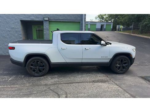 Used 2024 Rivian R1T Adventure AWD/4WD image 2