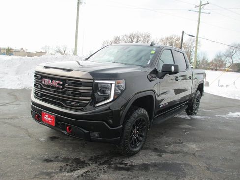 Used 2022 GMC Sierra 1500 AT4X image 10